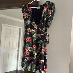 Aritzia’s Sunday best t-shirt wrap dress with front tie